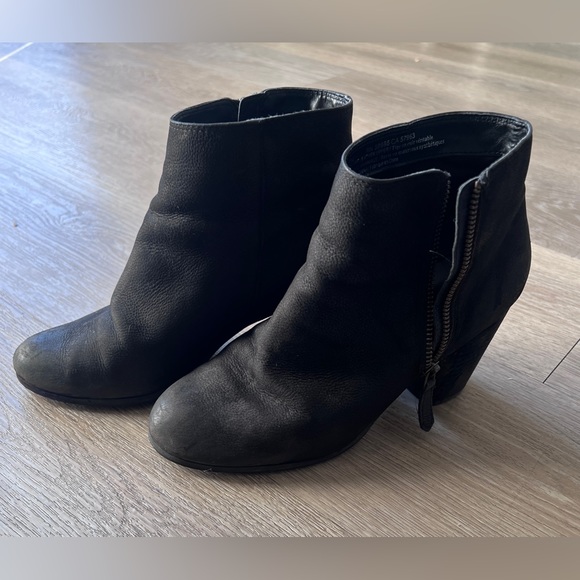 BP Black Leather “Trolley” Zip Ankle Booties Chunky Heel Size 7 from Nordstrom - Picture 2 of 10